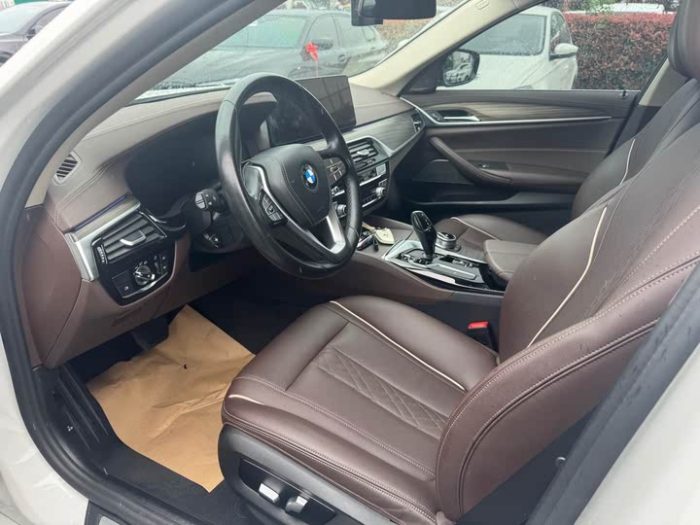 BMW 5 Series 2022 530Li Leading Luxury Package, Февраль 2022 г., пробег 71000 км. (Б/у) Задний — изображение 3