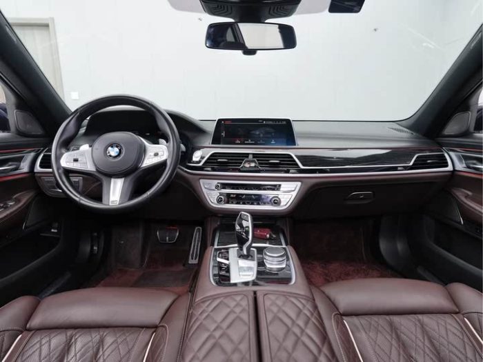 BMW 7 Series 2021 740Li Leading M Sport Package, Октябрь 2022 г., пробег 36000 км. (Б/у) Задний — изображение 3