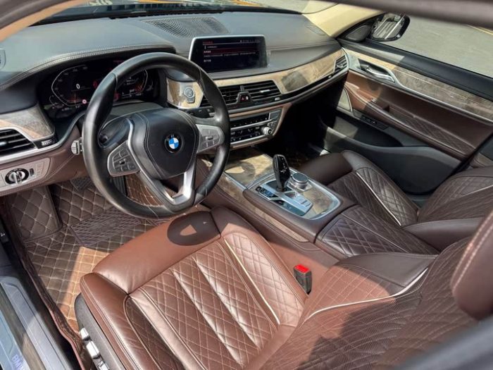 BMW 7 Series 2021 740Li Leading Luxury Package, Январь 2021 г., пробег 69000 км. (Б/у) Задний — изображение 3