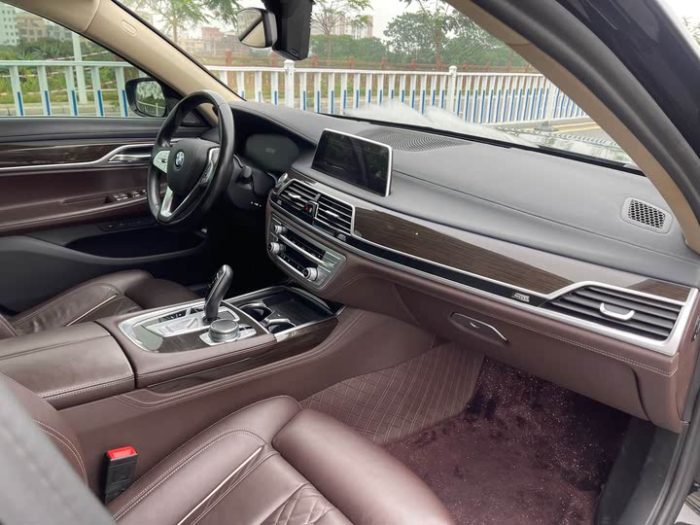 BMW 7 Series 2021 730Li Luxury Package, Июнь 2021 г., пробег 40000 км. (Б/у) Задний — изображение 3