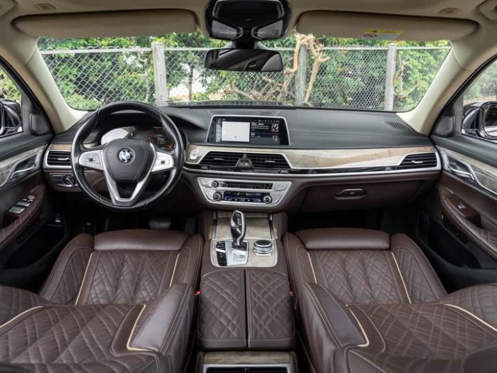 BMW 7 Series 2019 740Li Leading Luxury Package, Июль 2020 г., пробег 41000 км. (Б/у) Задний — изображение 3