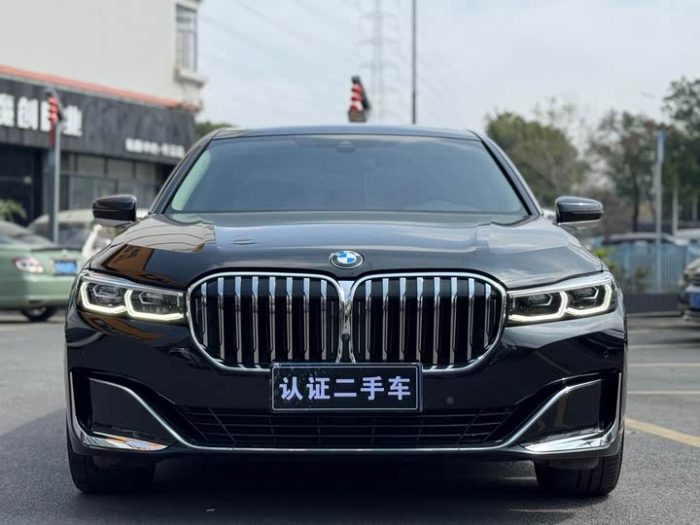 BMW 7 Series 2021 740Li Leading Luxury Package, Январь 2021 г., пробег 69000 км. (Б/у) Задний — изображение 3