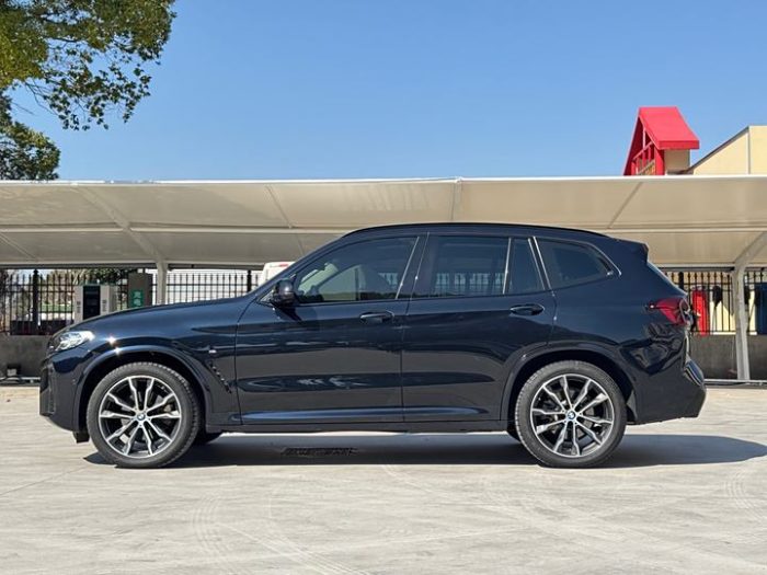 BMW X3 2023 xDrive30i Leading M Night Edition, Май 2023 г., пробег 17000 км. (Б/у) Полный — изображение 3