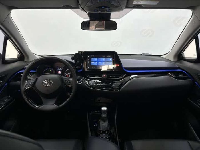Toyota C-HR 2021 2.0L Luxury Edition, Январь 2022 г., пробег 52400 км. (Б/у) Передний — изображение 3