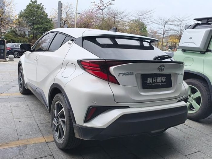 Toyota C-HR 2021 2.0L Luxury Edition, Апрель 2022 г., пробег 37900 км. (Б/у) Передний — изображение 3