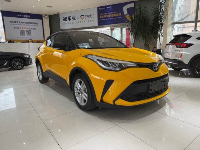Toyota C-HR 2020 2.0L Leading Edition, Декабрь 2021 г., пробег 21000 км. (Б/у) Передний — изображение 3