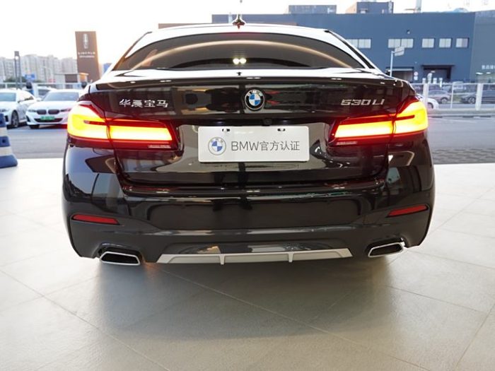 BMW 5 Series 2023 530Li Leading M Sport Package, Январь 2023 г., пробег 44500 км. (Б/у) Задний — изображение 3