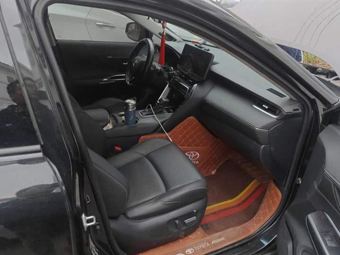 2022 Venza Dual Engine 2.5L CVT 2WD Premium Edition, Февраль 2023 г., пробег 34600 км. (Б/у) Полный — изображение 3