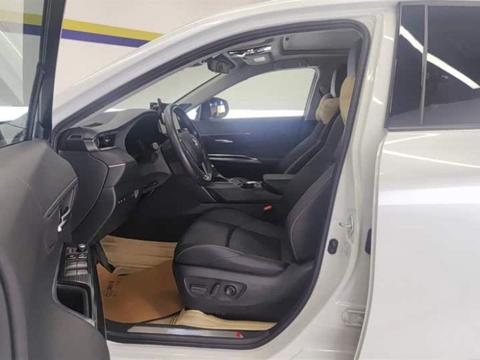 Venza 2022 2.0L CVT 2WD Premium Edition, Ноябрь 2022 г., пробег 27500 км. (Б/у) Передний — изображение 4