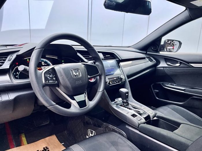 Civic 2021 HATCHBACK 220TURBO CVT New Control, Март 2022 г., пробег 31000 км. (Б/у) Передний — изображение 4