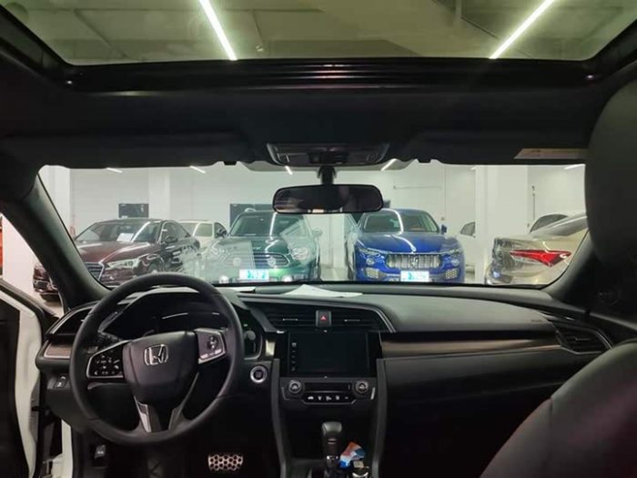 Civic 2021 HATCHBACK 220TURBO CVT Cool Control, Ноябрь 2021 г., пробег 29000 км. (Б/у) Передний — изображение 4