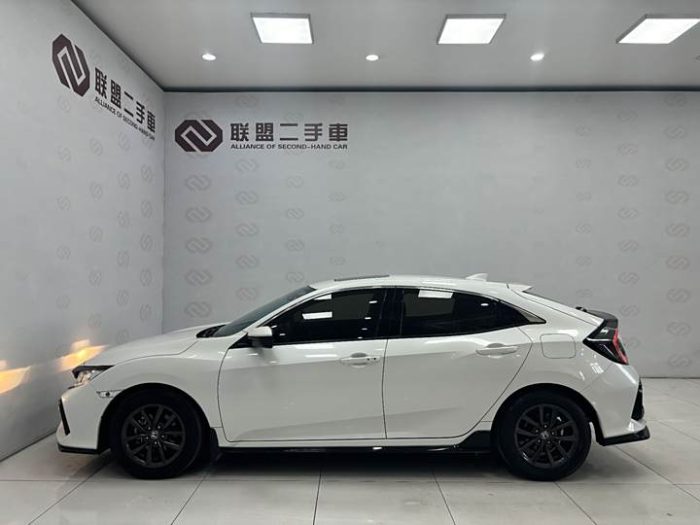 Civic 2021 HATCHBACK 220TURBO CVT New Control, Август 2022 г., пробег 23500 км. (Б/у) Передний — изображение 4
