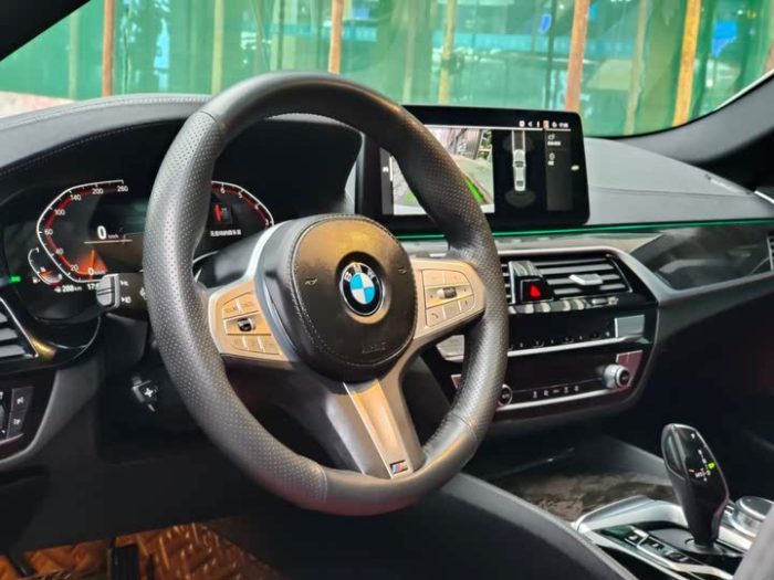BMW 5 Series 2022 facelift 525Li M sports package, Январь 2023 г., пробег 48000 км. (Б/у) Задний — изображение 4