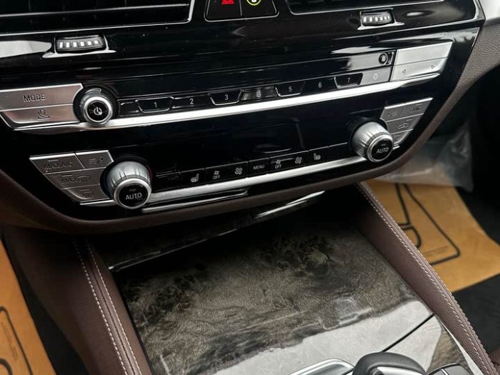 BMW 5 Series 2022 525Li Luxury Package, Январь 2023 г., пробег 17000 км. (Б/у) Задний — изображение 4
