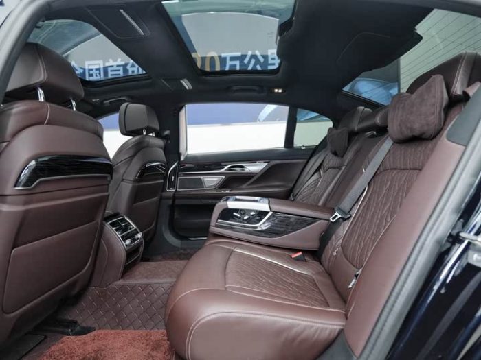 BMW 7 Series 2021 740Li Leading M Sport Package, Октябрь 2022 г., пробег 36000 км. (Б/у) Задний — изображение 4
