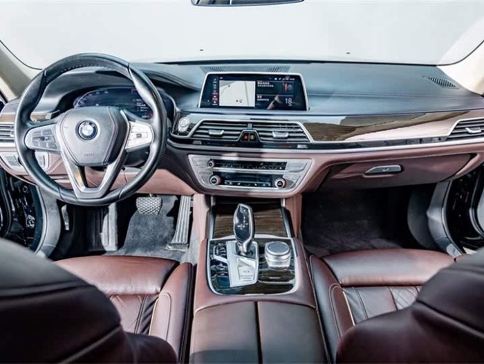BMW 7 Series 2019 730Li Luxury Package, Октябрь 2020 г., пробег 78500 км. (Б/у) Задний — изображение 4