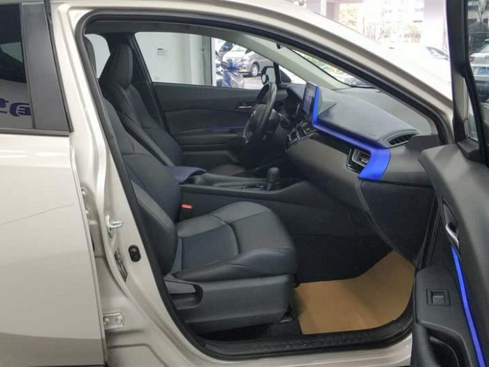 Toyota C-HR 2022 2.0L Leading Edition, Февраль 2023 г., пробег 13300 км. (Б/у) Передний — изображение 4