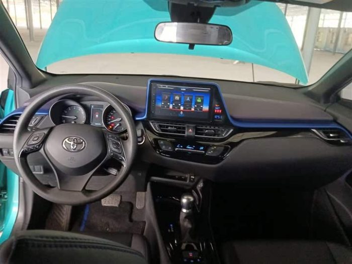 Toyota C-HR 2020 2.0L Leading Edition, Май 2020 г., пробег 39000 км. (Б/у) Передний — изображение 4