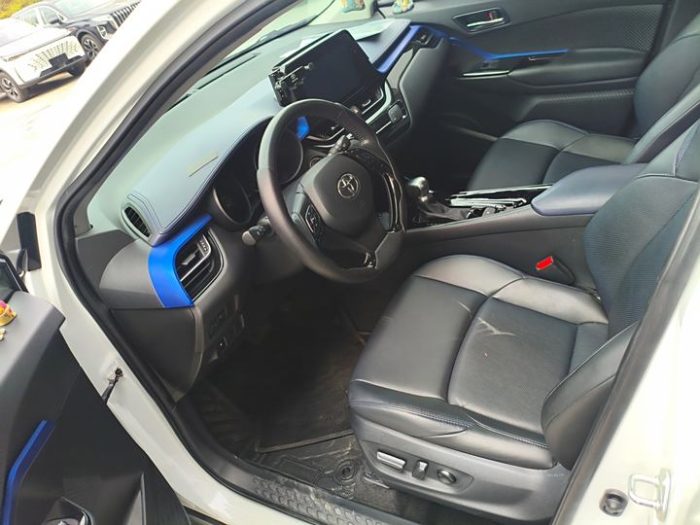 Toyota C-HR 2021 2.0L Luxury Edition, Апрель 2022 г., пробег 37900 км. (Б/у) Передний — изображение 4
