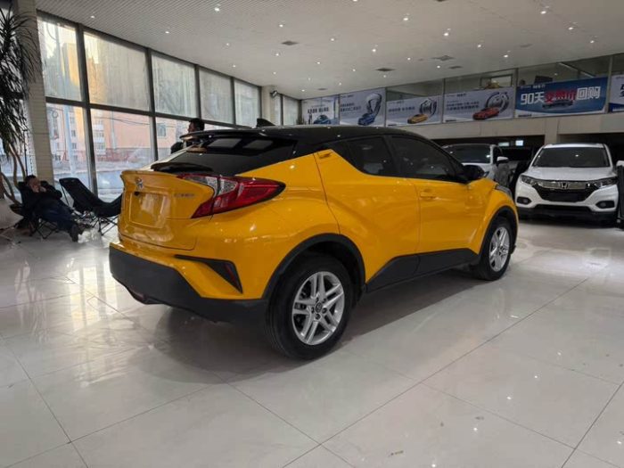 Toyota C-HR 2020 2.0L Leading Edition, Декабрь 2021 г., пробег 21000 км. (Б/у) Передний — изображение 4