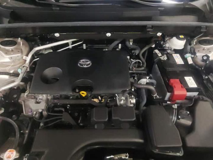 Venza 2022 2.0L CVT 2WD Luxury Edition, Декабрь 2022 г., пробег 28600 км. (Б/у) Передний — изображение 4