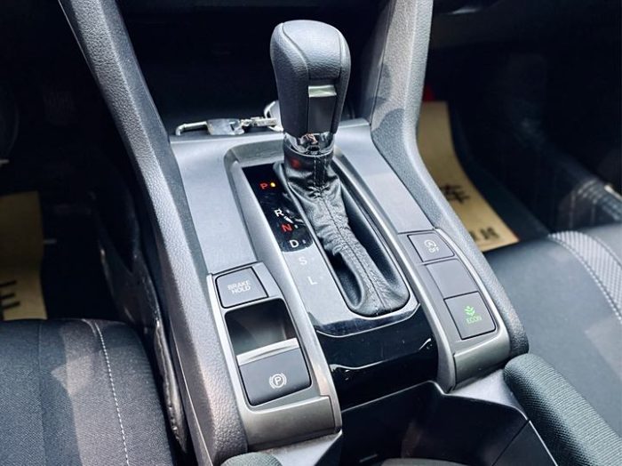 Civic 2021 HATCHBACK 220TURBO CVT New Control, Март 2022 г., пробег 31000 км. (Б/у) Передний — изображение 5