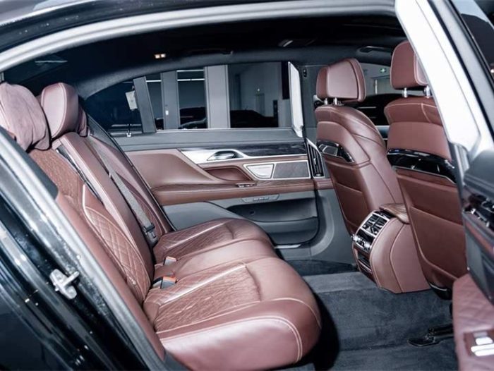 BMW 7 Series 2021 740Li Leading M Sport Package, Февраль 2022 г., пробег 59800 км. (Б/у) Задний — изображение 5