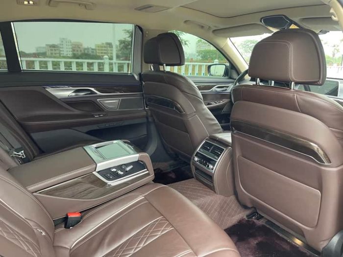 BMW 7 Series 2021 730Li Luxury Package, Июнь 2021 г., пробег 40000 км. (Б/у) Задний — изображение 5