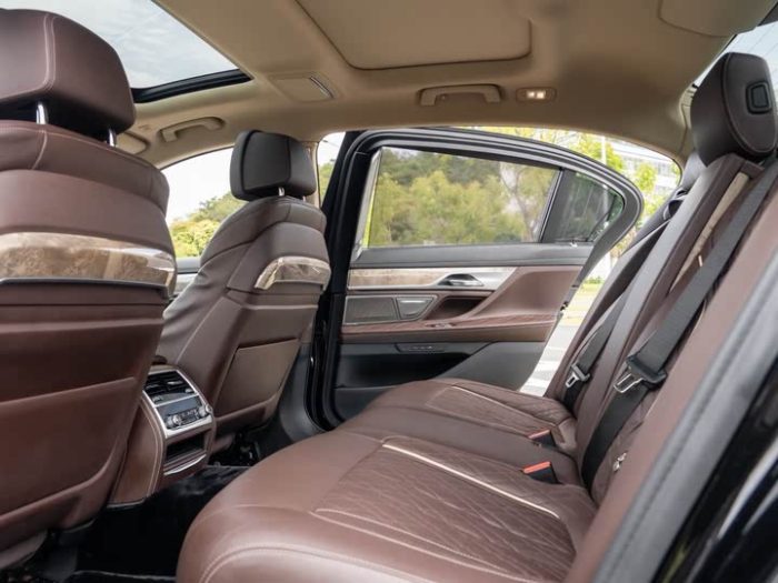 BMW 7 Series 2019 740Li Leading Luxury Package, Июль 2020 г., пробег 41000 км. (Б/у) Задний — изображение 5