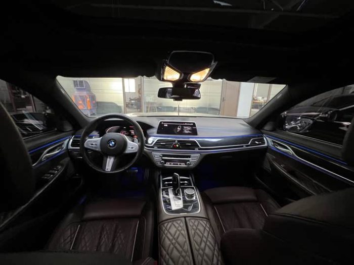 BMW 7 Series 2021 740Li Exclusive M Sport Package, Март 2021 г., пробег 43000 км. (Б/у) Задний — изображение 5