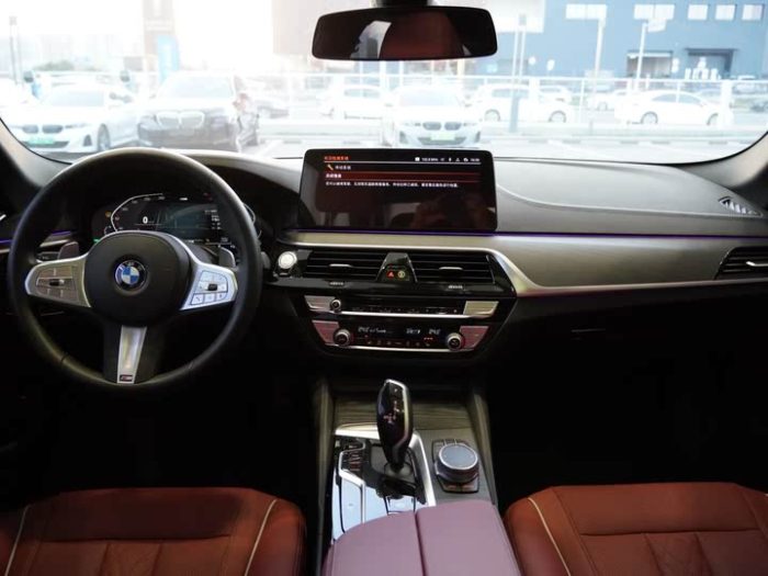 BMW 5 Series 2023 530Li Leading M Sport Package, Январь 2023 г., пробег 44500 км. (Б/у) Задний — изображение 5