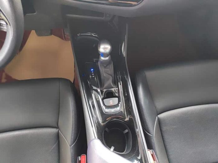 Toyota C-HR 2020 2.0L Leading Edition, Январь 2021 г., пробег 72900 км. (Б/у) Передний — изображение 5