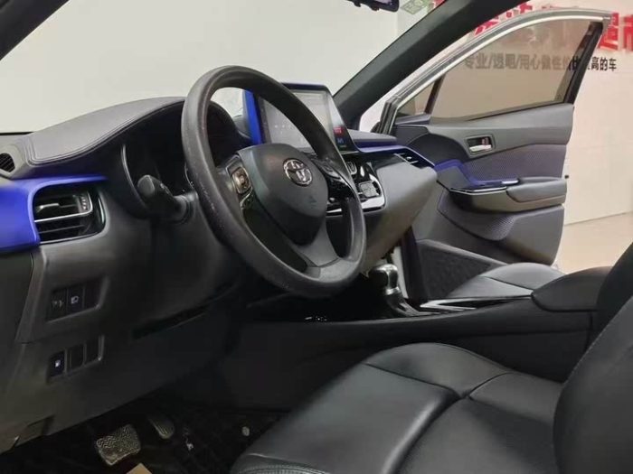 Toyota C-HR 2020 2.0L Leading Edition, Январь 2021 г., пробег 40000 км. (Б/у) Передний — изображение 5
