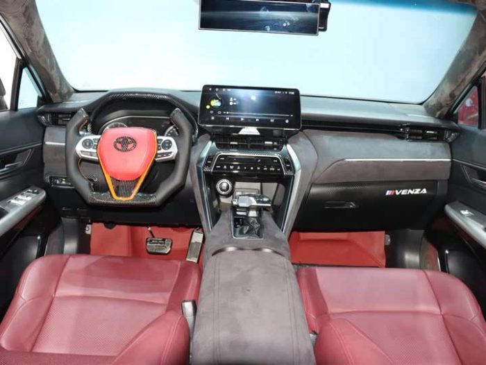 Venza 2022 2.0L CVT 2WD Luxury Edition, Ноябрь 2022 г., пробег 46000 км. (Б/у) Передний — изображение 5