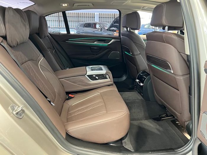 BMW 5 Series 2021 530Li Premium Luxury Package, Апрель 2021 г., пробег 60000 км. (Б/у) Задний — изображение 6
