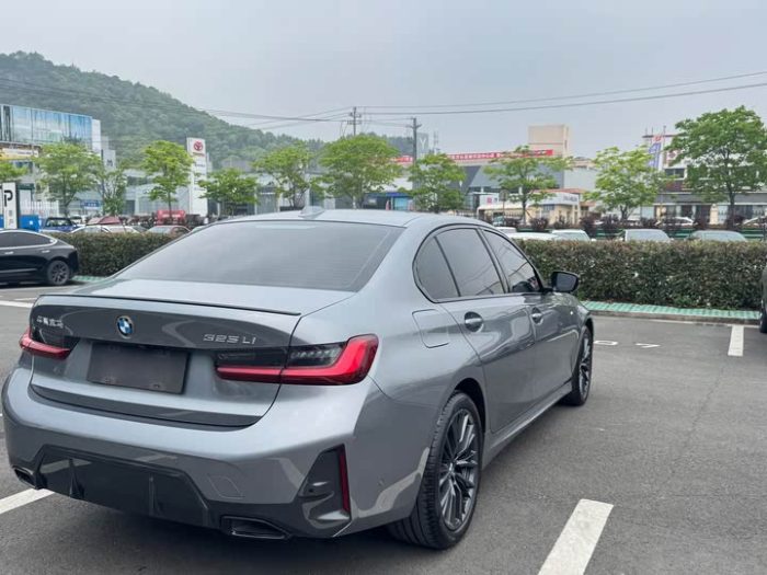 BMW 3 Series 2023 325Li M Sport Night Edition, Апрель 2023 г., пробег 28000 км. (Б/у) Задний — изображение 6