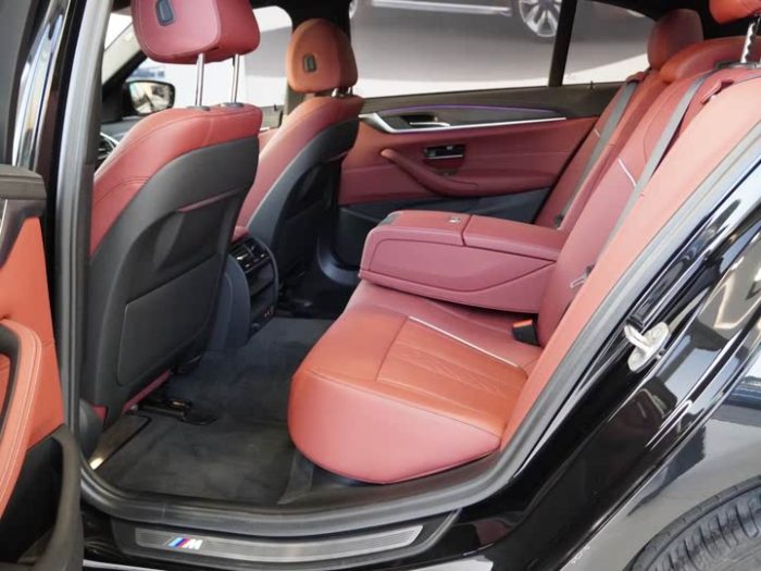 BMW 5 Series 2023 530Li Leading M Sport Package, Январь 2023 г., пробег 44500 км. (Б/у) Задний — изображение 6