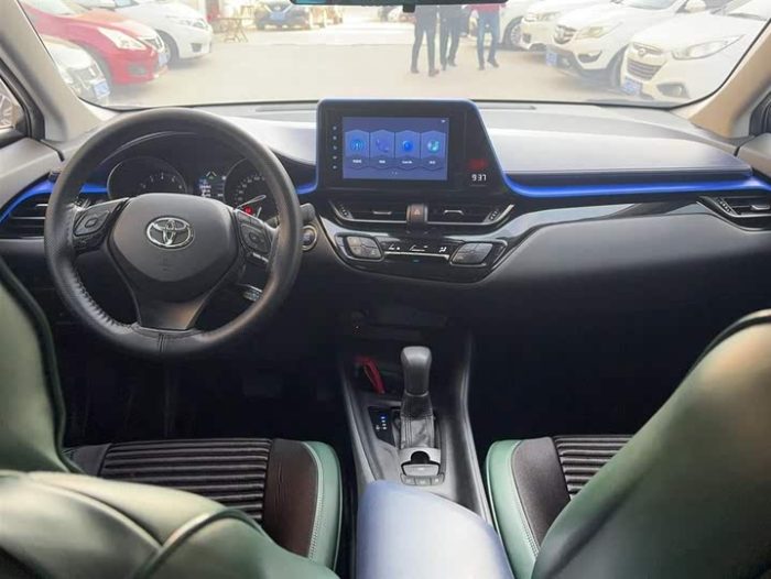 Toyota C-HR 2021 2.0L Comfort Edition, Декабрь 2021 г., пробег 26600 км. (Б/у) Передний — изображение 6