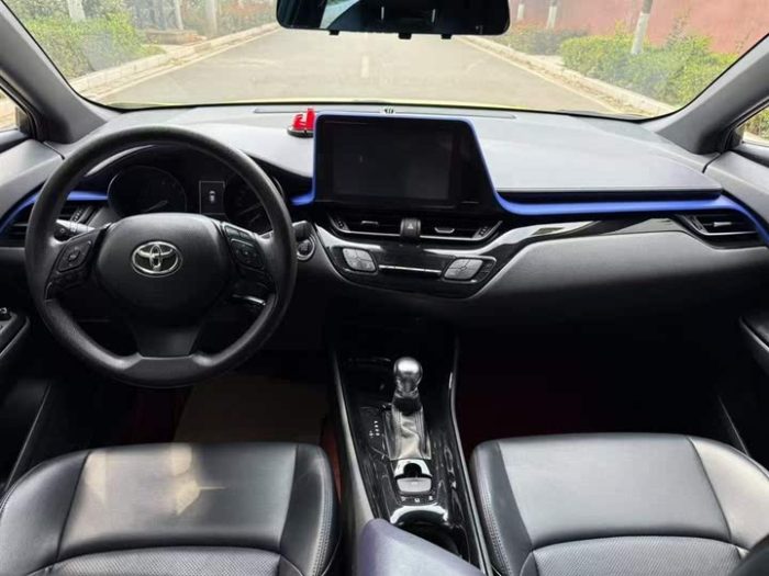 Toyota C-HR 2020 2.0L Leading Edition, Январь 2021 г., пробег 72900 км. (Б/у) Передний — изображение 6