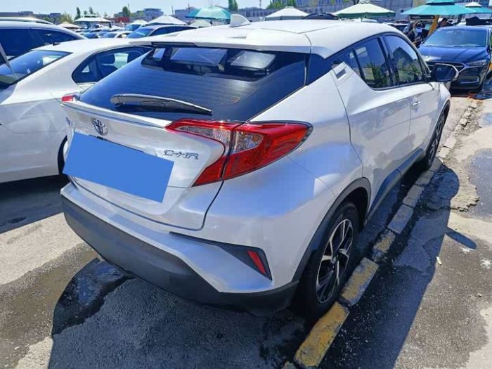 Toyota C-HR 2020 2.0L Leading Edition, Июнь 2020 г., пробег 15000 км. (Б/у) Передний — изображение 6