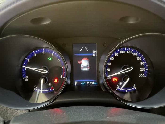 Toyota C-HR 2020 2.0L Leading Edition, Декабрь 2021 г., пробег 21000 км. (Б/у) Передний — изображение 6