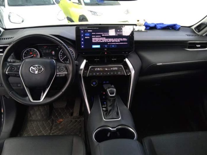 Venza 2022 2.0L CVT 2WD Premium Edition, Ноябрь 2022 г., пробег 25500 км. (Б/у) Передний — изображение 6