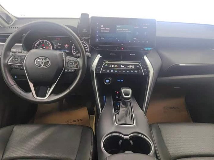 Venza 2022 2.0L CVT 2WD Premium Edition, Ноябрь 2022 г., пробег 27500 км. (Б/у) Передний — изображение 6
