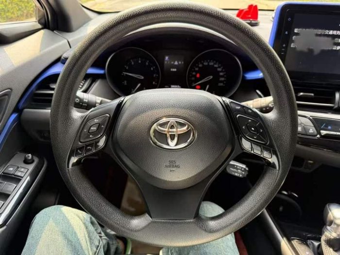 Toyota C-HR 2020 2.0L Leading Edition, Январь 2021 г., пробег 72900 км. (Б/у) Передний — изображение 7