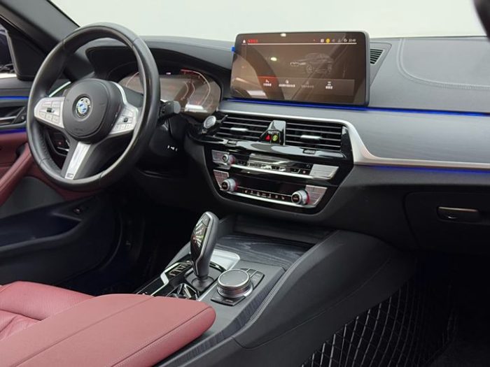BMW 5 Series 2022 530Li Leading M Sport Package, Сентярбрь 2022 г., пробег 30000 км. (Б/у) Задний — изображение 8