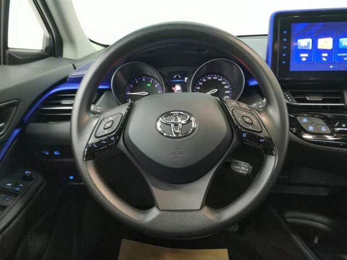 Toyota C-HR 2022 2.0L Leading Edition, Февраль 2023 г., пробег 13300 км. (Б/у) Передний — изображение 8
