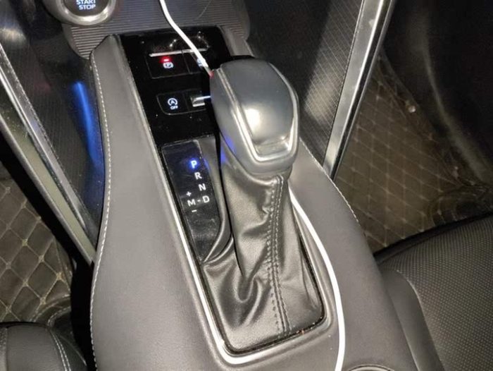 Venza 2022 2.0L CVT 2WD Premium Edition, Ноябрь 2022 г., пробег 25500 км. (Б/у) Передний — изображение 8
