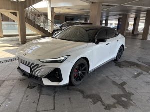 Changan UNI-V 2022 1.5T Excellence Edition, Сентябрь 2022 г., пробег 40000 км. (Б/у) Передний