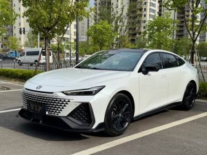 Changan UNI-V 2023 2.0T Fengsu Edition, Декабрь 2022 г., пробег 17700 км. (Б/у) Передний