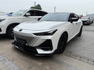 Changan UNI-V 2023 1.5T Sports Edition, Декабрь 2022 г., пробег 23000 км. (Б/у) Передний